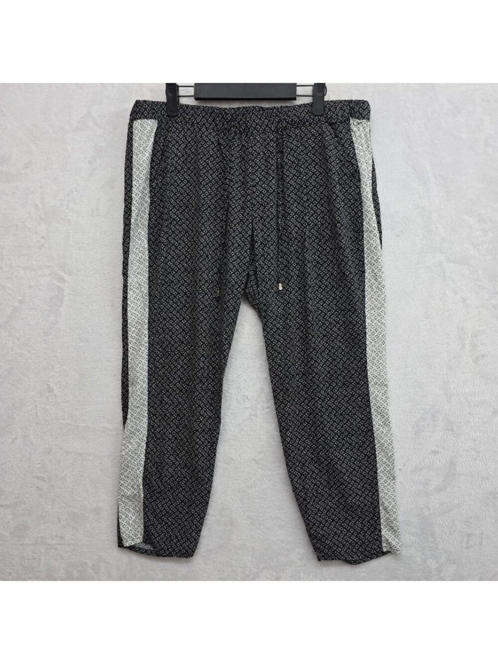 Old Navy 100% Rayon Harem Pants Womens L Black White Boho Hippie Prairie Comfort